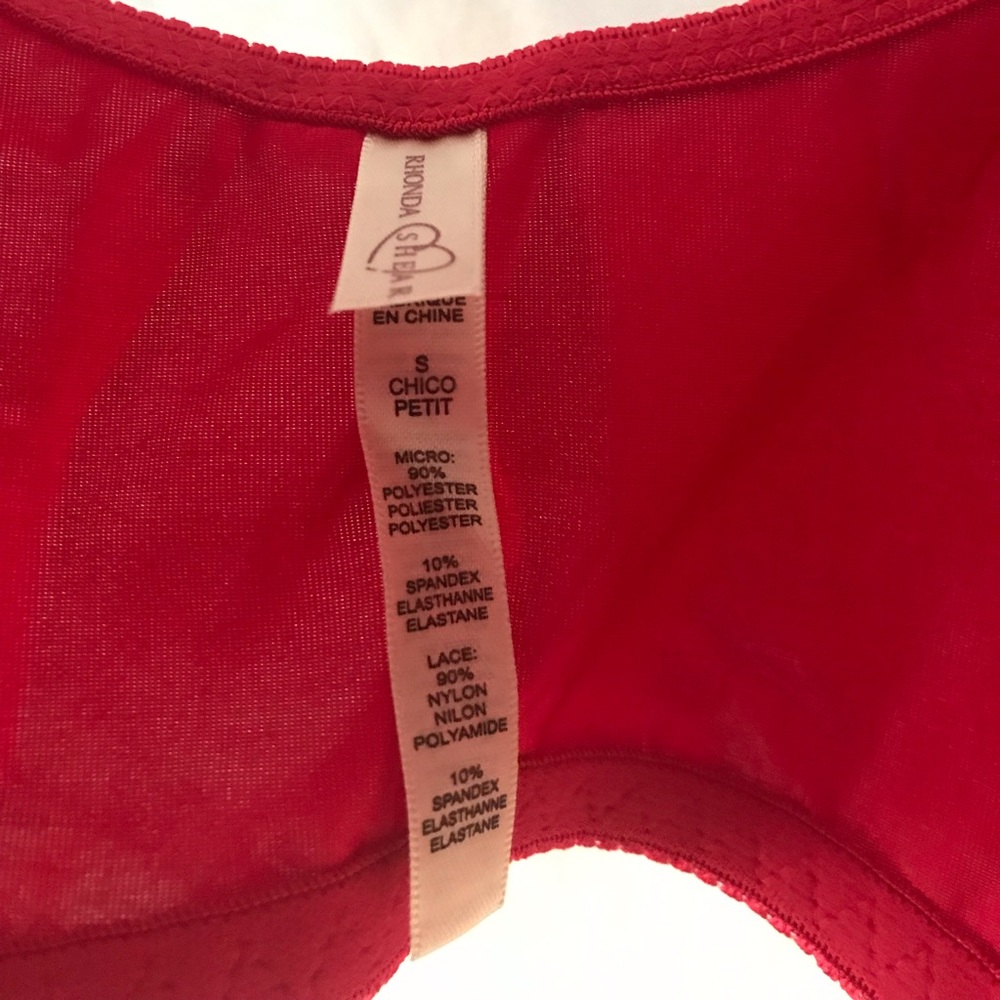 Beautiful Red Bra - Picture 3 of 3